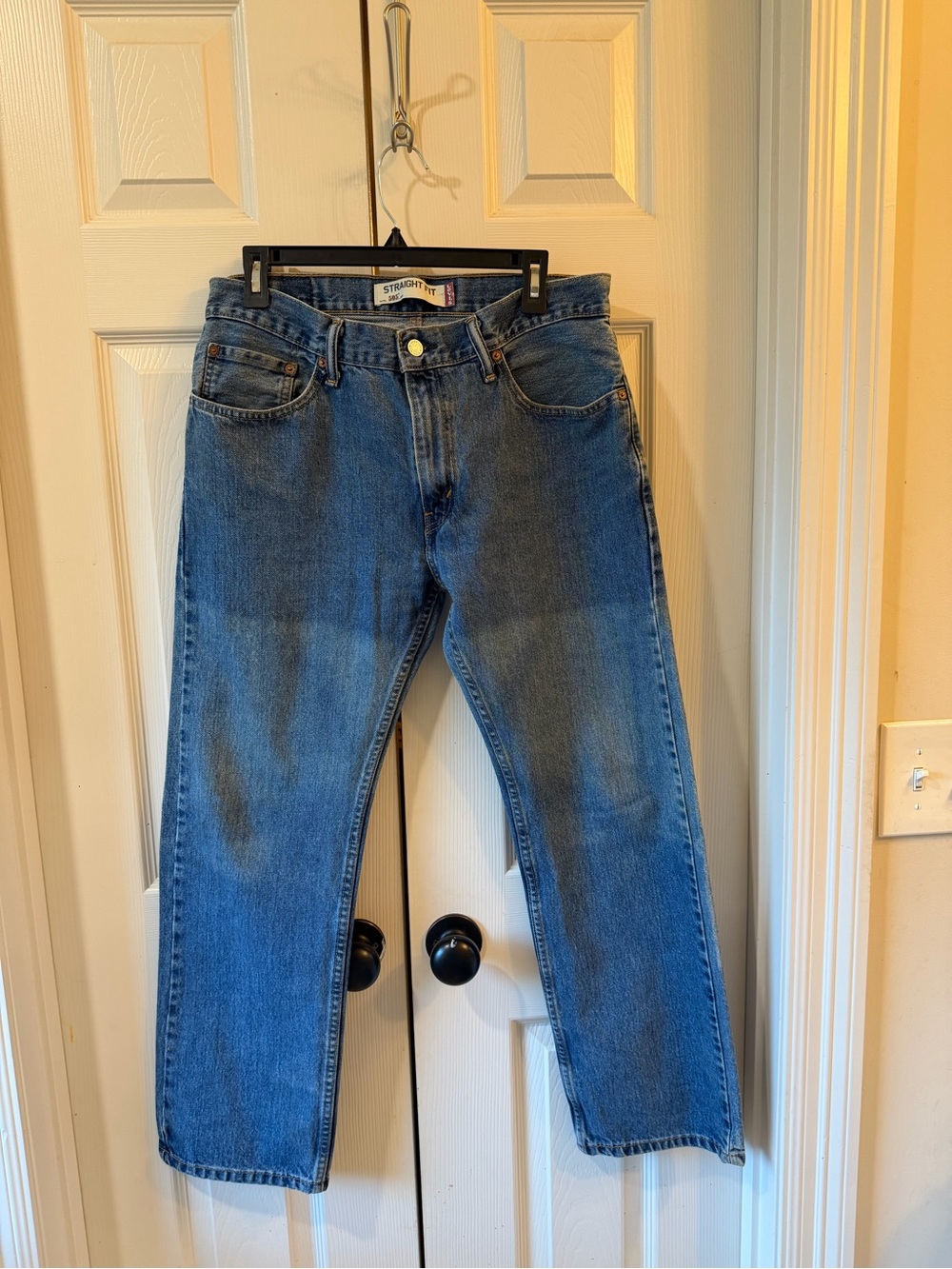 Levi's 505 Men's Straight Jeans in Medium Blue Denim
